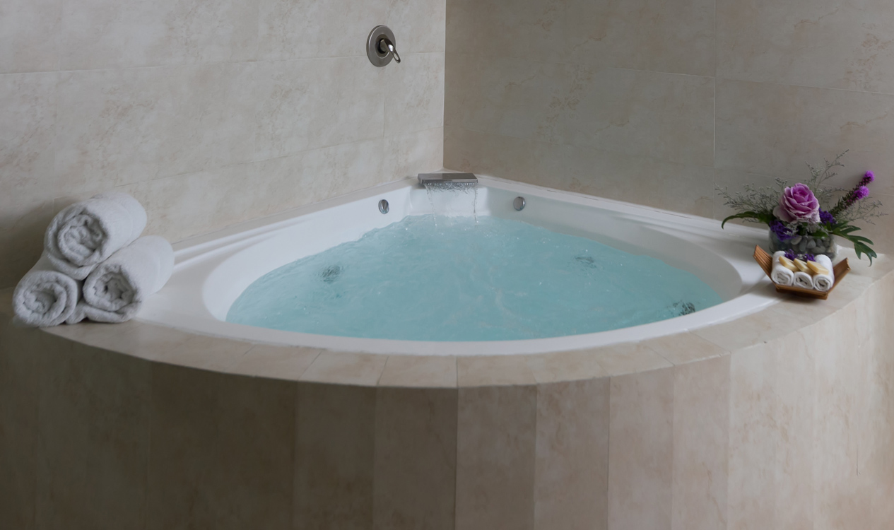 Jacuzzi master suite